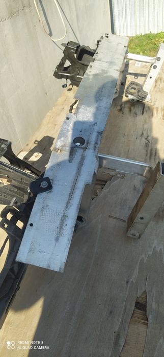 БМВ  телевизор ,рамка капота ,усилитель бампера