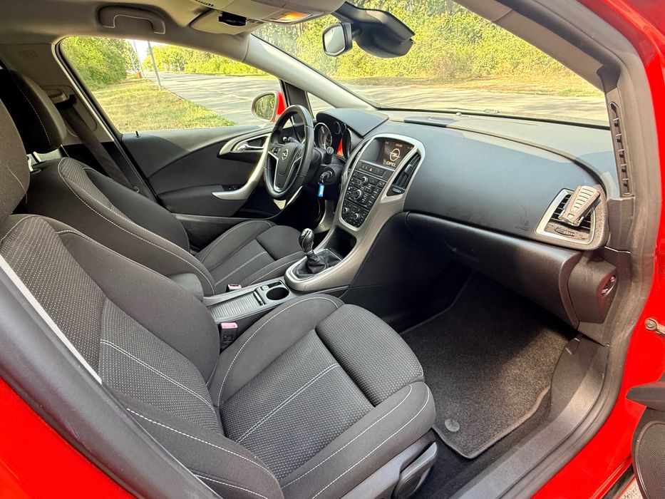Opel Astra J 2.0 CDTI 165 CP  |  2012