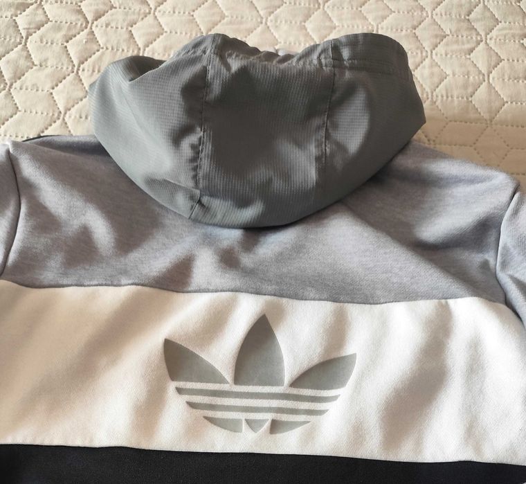 Суичър Adidas размер 152 см.