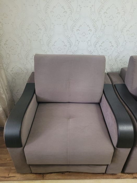 Продам диван с креслом