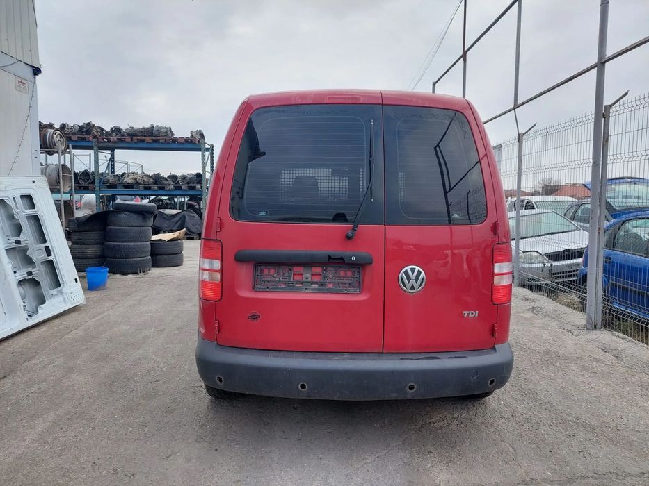 Dezmebram Volkswagen Caddy, an 2012, 1.6 TDI  cod CAY, cutie manuala