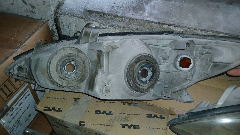 Продам  фары камри30