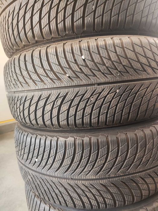 4бр.зимни гуми 235/45/20 Michelin