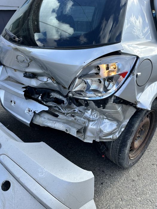 Opel astra H Avariat