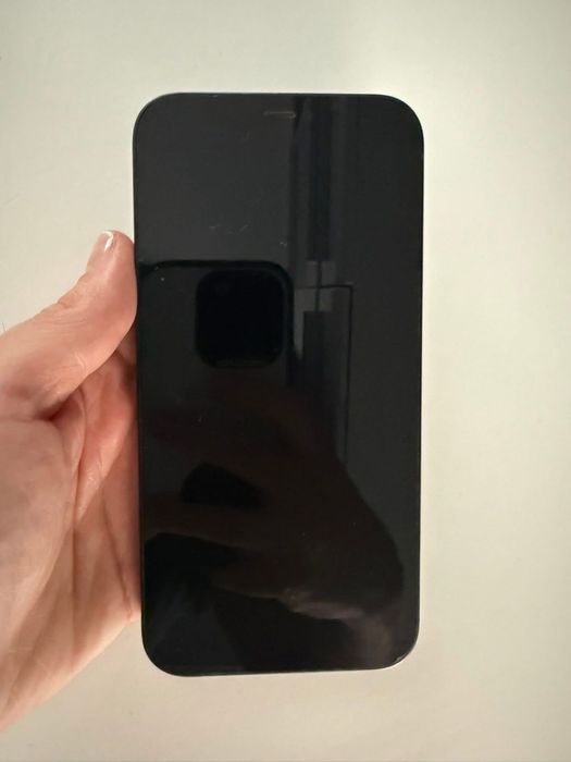 Продавам Iphone 12 , 64 GB