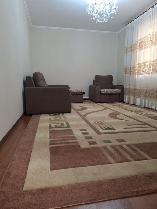 Диван мен кілем сатылады