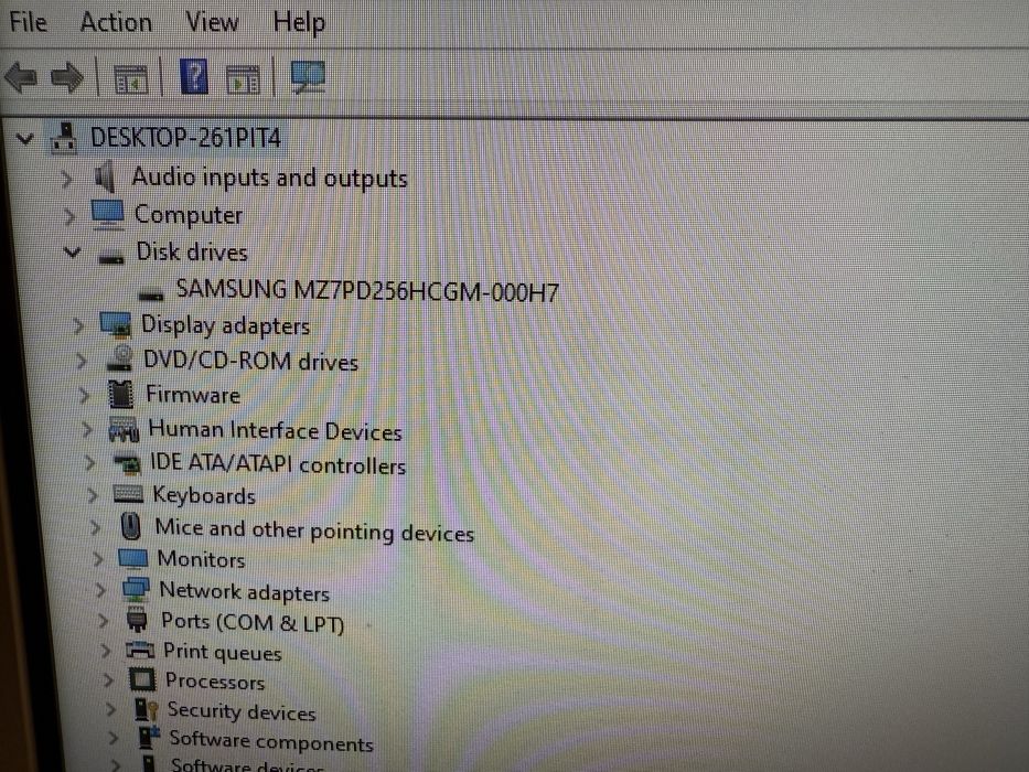 HP Elitedesk 800 G2 SFF 8GB 256 SSD + монитор