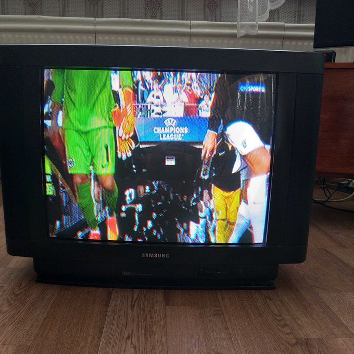Продам телевизор Samsung, 54 см диагональ