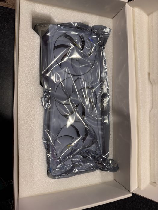 Placa video NVIDIA GeForce RTX 5080 Aorus Master ICE, 16GB DDR7