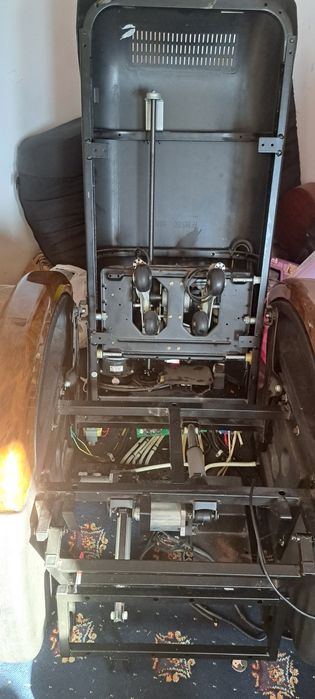 Vând fotoliu masaj pentru piese schimb