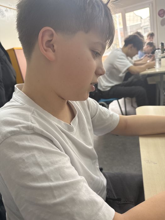 Vand copil utilizat pus la munca nou nout