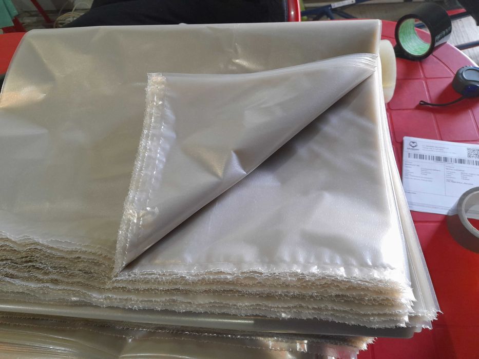 Saci plastic pentru peleti/bricheti.Ne aliniem la pretul peletilor!