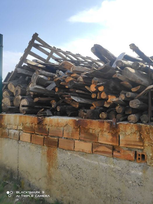 Дърва за огрев и палета