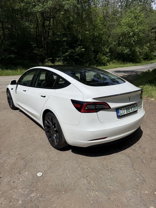 Tesla Model 3 Performance