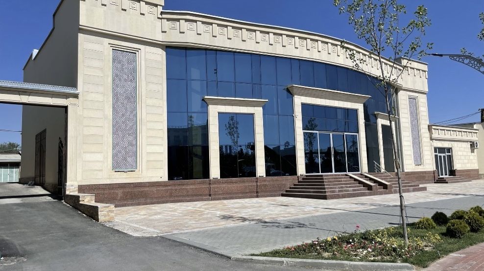 Сдаётся в аренду просторное коммерческое помещение