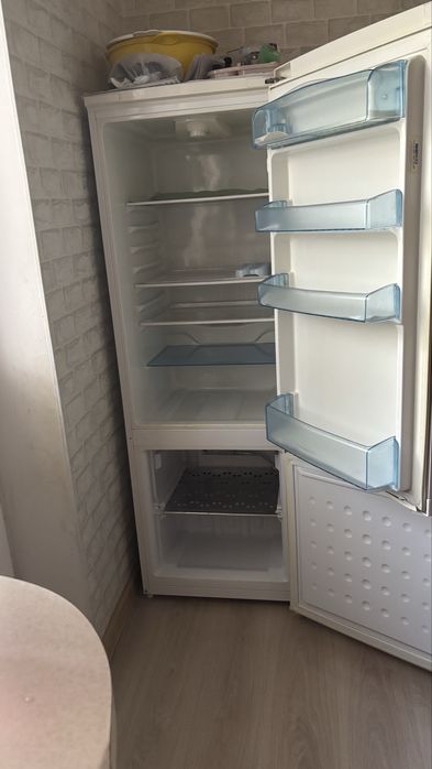 Холодильник бекоо