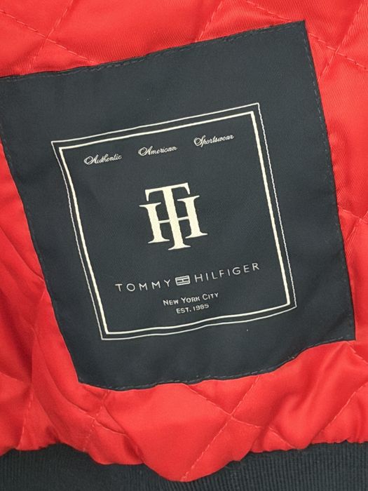 Tommy Hilfiger бомбер красный