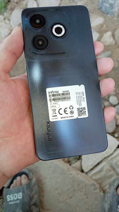 Infinix SMART 8 64gb sotiladi