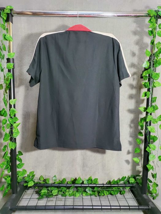 Tricou negru cu guler marimea M