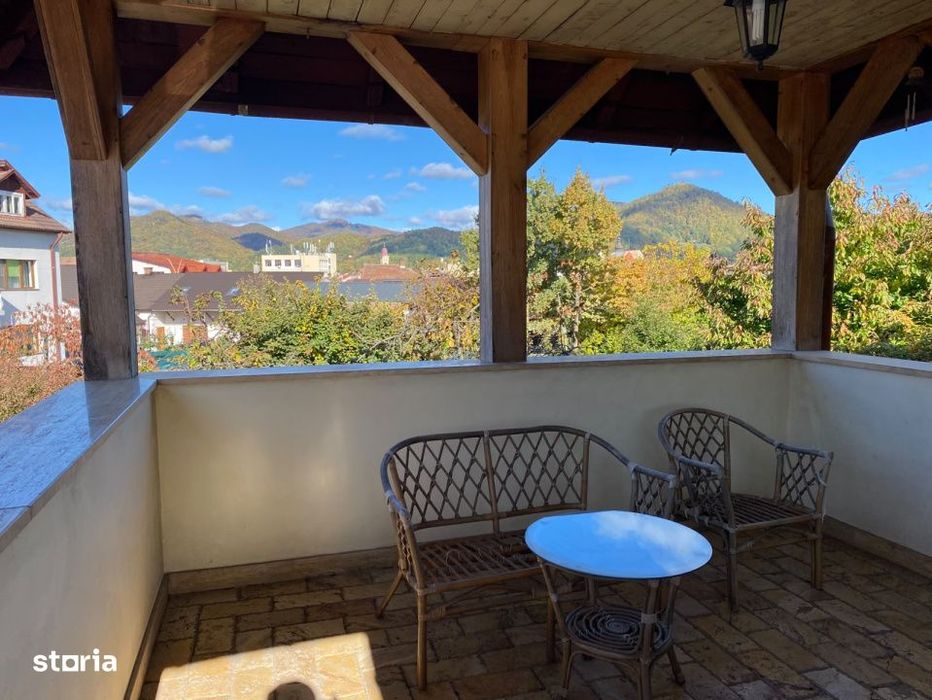 Casa cu 4 camere, 120 mp, zona Est