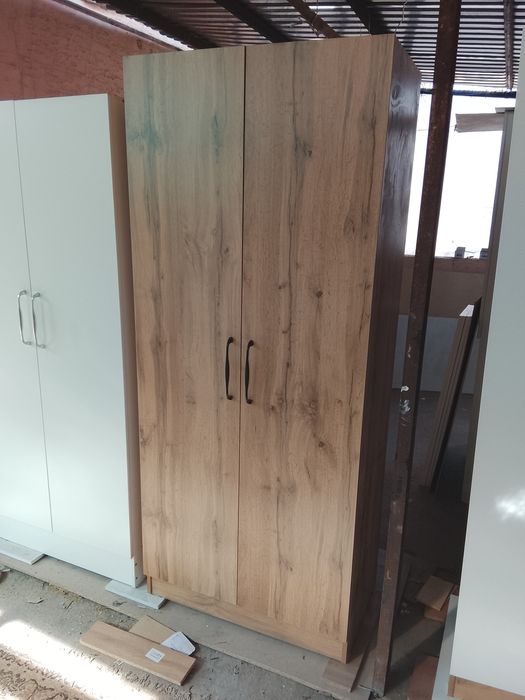 Плательный шкаф распашной