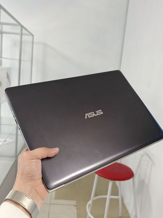 Ноутбук ASUS S551LN