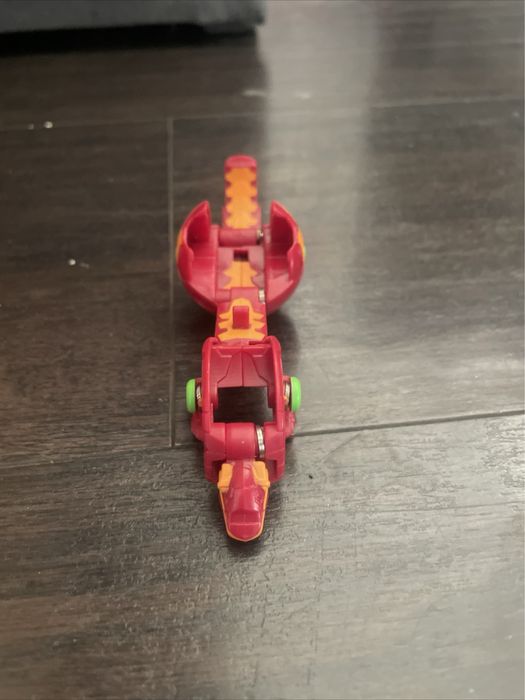 Здравейте продавам bakugani от 2019