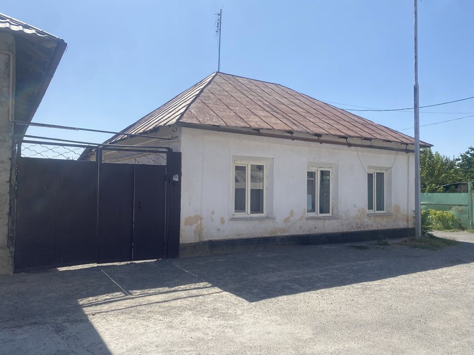 Уй сатылады Аксукентте центрде