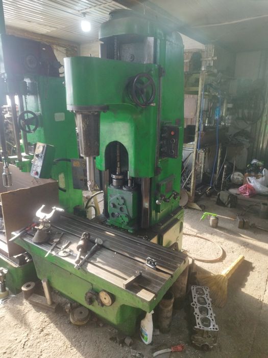 Растачной станок блока цилиндра