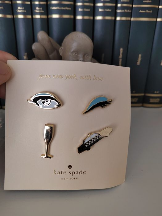 Pin-uri kate spade noi