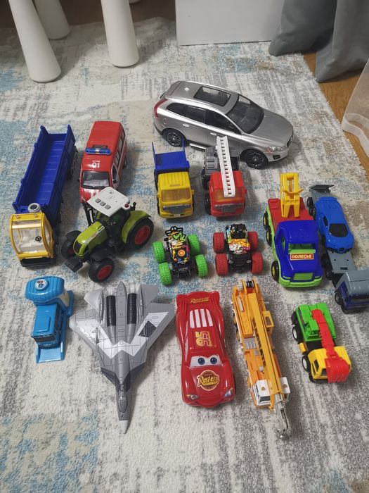 Продам игрушки, книги, пазлы