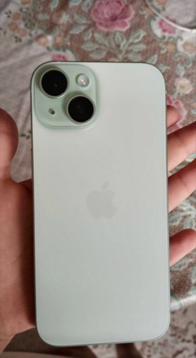 Продам iPhone 15 128