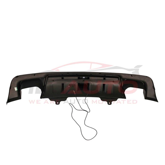 Дифузьор за Задна броня BMW E60 / E61 с F1 стоп – Черен гланц с щипки