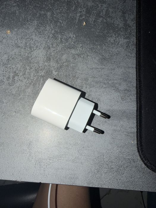 Зарядный устроиства