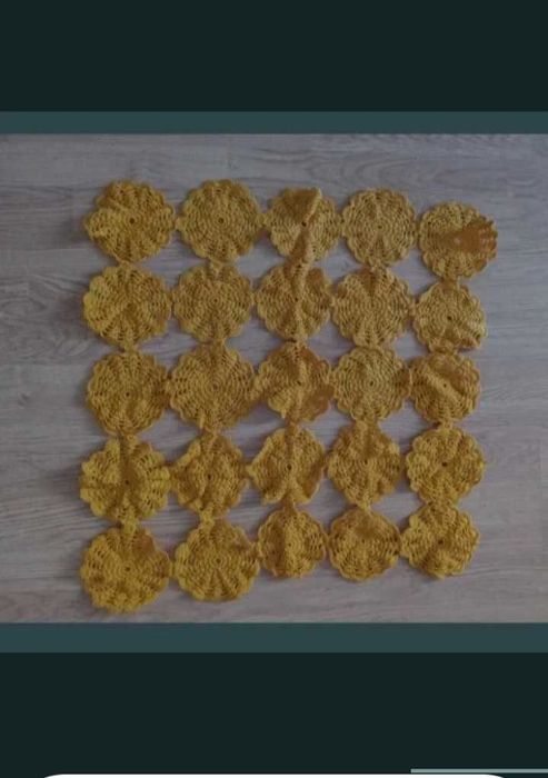 Față de masă croșetată manual