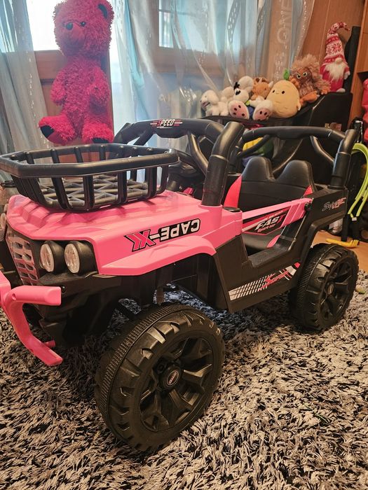 Mașinuța electrică 4x4