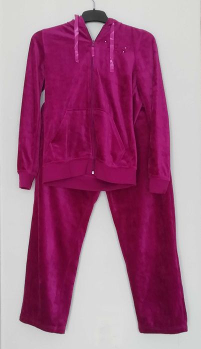 Розов спортен екип с качулка