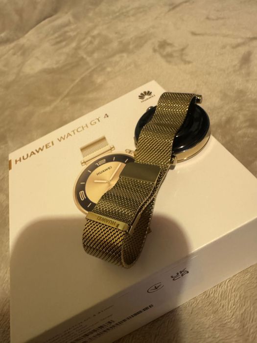 Часовник HUAWEI GT 4