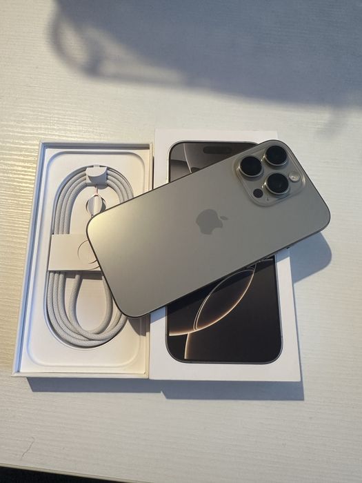 iPhone 16 Pro 256GB Natural Titanium – Като нов