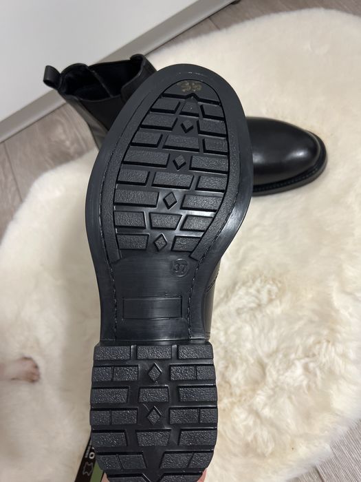 Ghete piele naturala de dama negre cu elastic marime 37