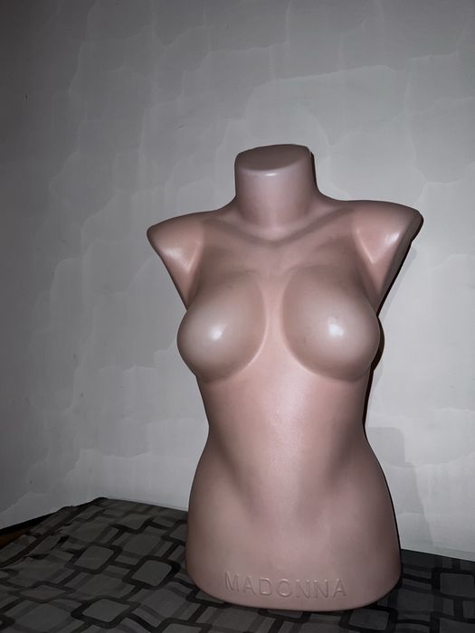 Маникен 10 штук есть