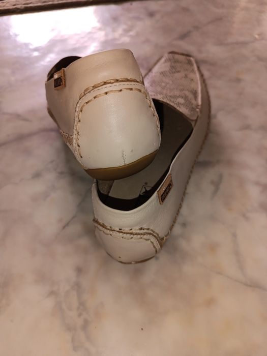 Продам женскую обувь