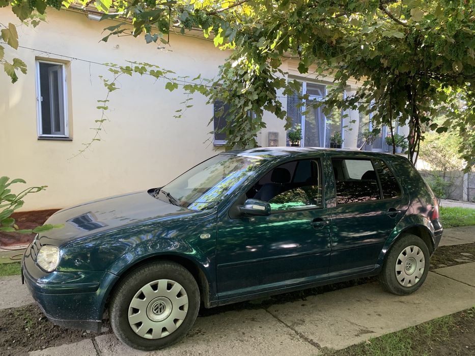 Vând golf 4………..,