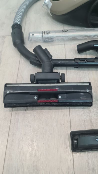 Продаётся пылесос Тефаль Tefal compact power cyclonic