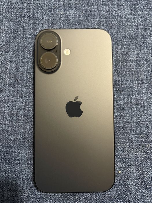 IPhone 16, с коробкой