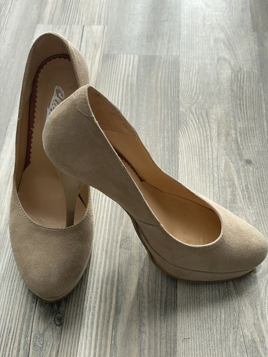 Pantofi nude cu platforma