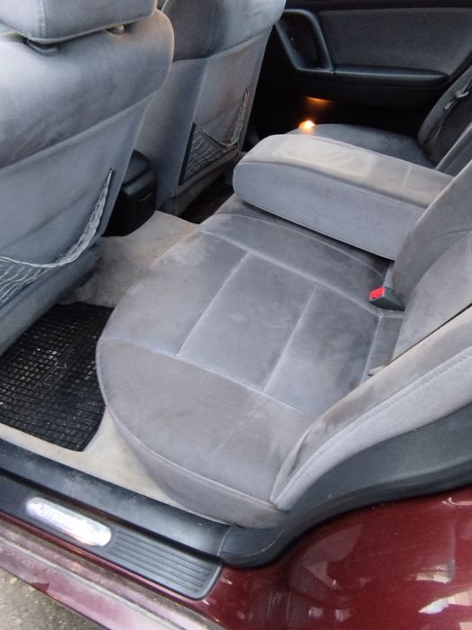 Продавам Мазда Кседос9