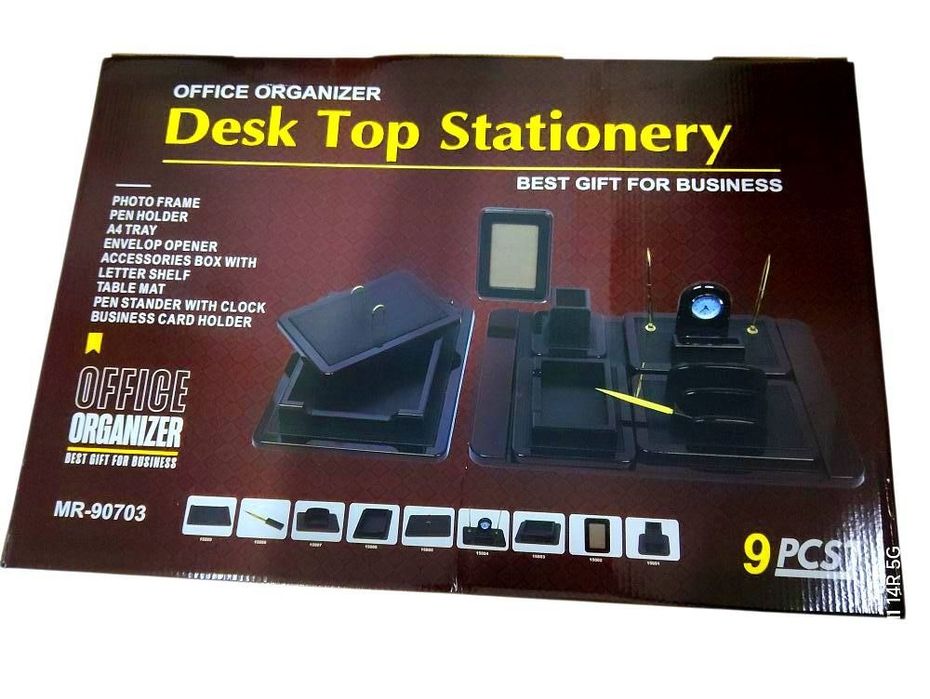 настолний набор.