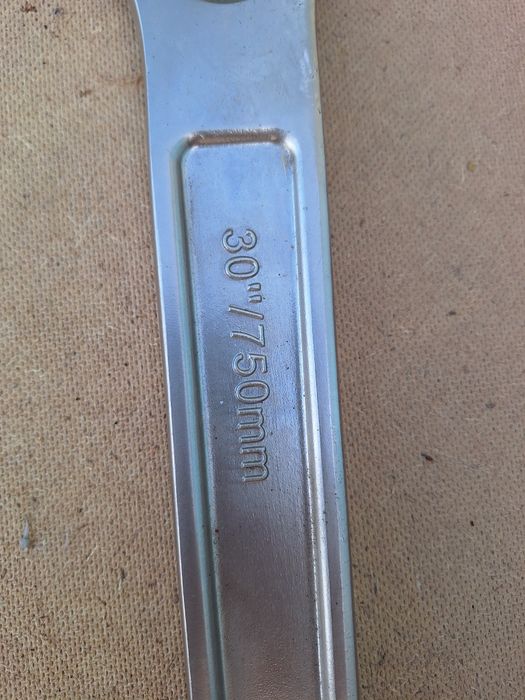 Трубный ключ разводной ключ