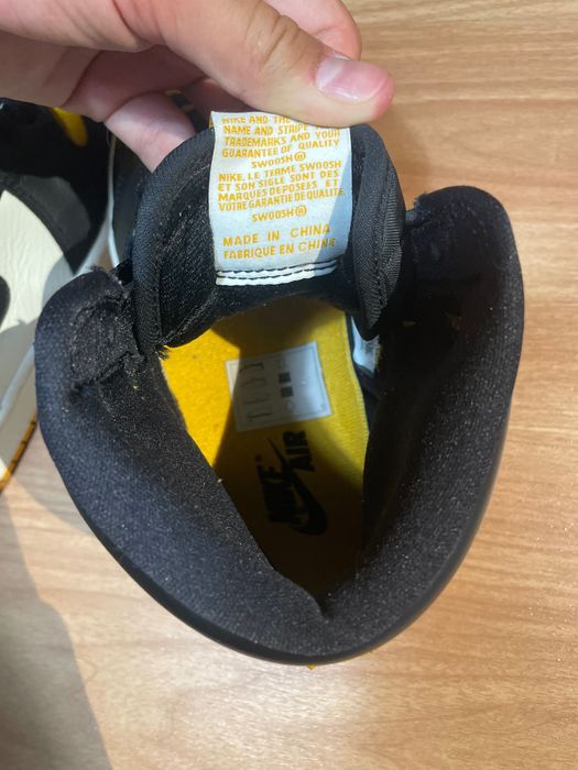 Size 42 EU - Jordan 1 Retro OG High Yellow Toe